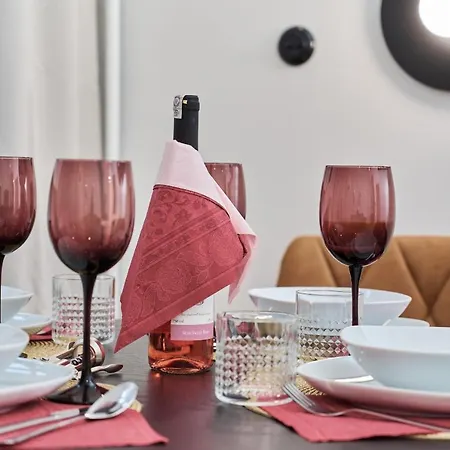 The Market Square Siedmiu Elektorow By Renters *