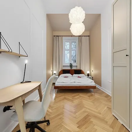 The Market Square Siedmiu Elektorow By Renters *