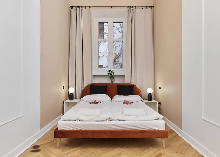 The Market Square Siedmiu Elektorow By Renters